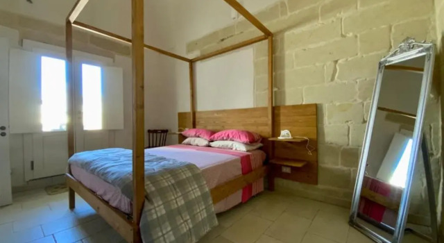 CH Guest House, Book Pension Hoteller i Vernole med parkering, Parkering