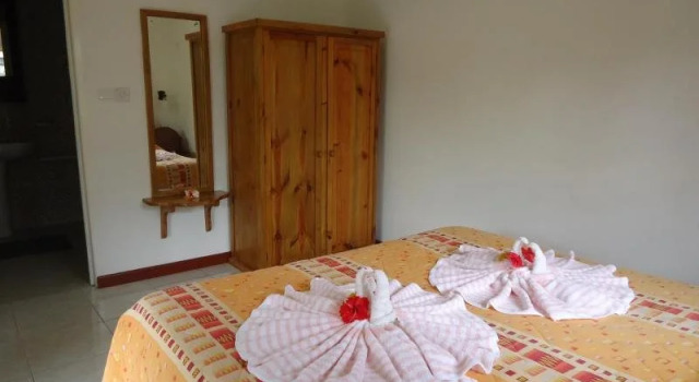 Pension Residence Guest House, Prenota Affittacamere La Digue Seychelles