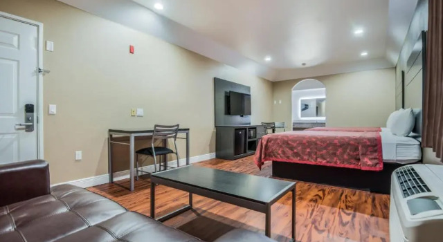Четырёхместный номер Standard Scottish Inns & Suites IAH Airport-Beltway 8