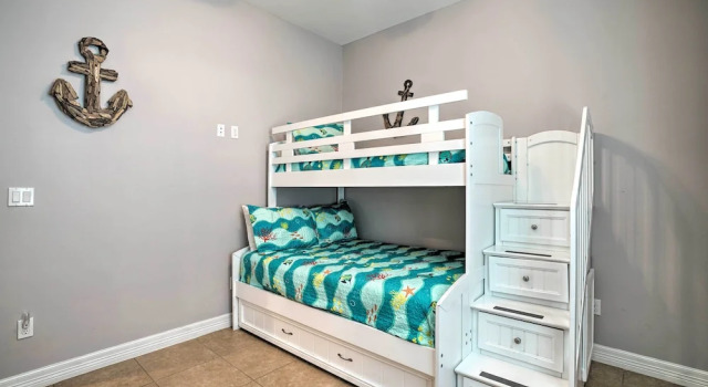 Апартаменты Updated Fiesta Isles Condo w/ Bay Views & Pool!