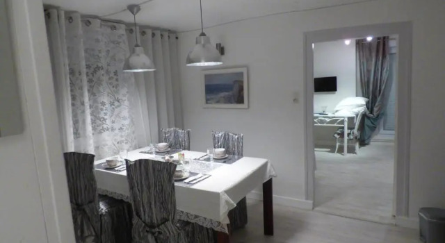 Suite Eugenie Piscine Maison Blanche Tulle, Rezerwuj Bed and Breakfast Tulle Correze