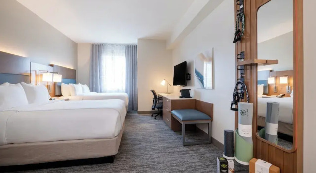 Четырёхместный номер Standard EVEN Hotel Miami - Doral Area, by IHG