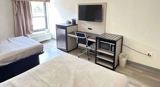 Четырёхместный номер Standard Quality Inn & Suites Thomasville-High Point