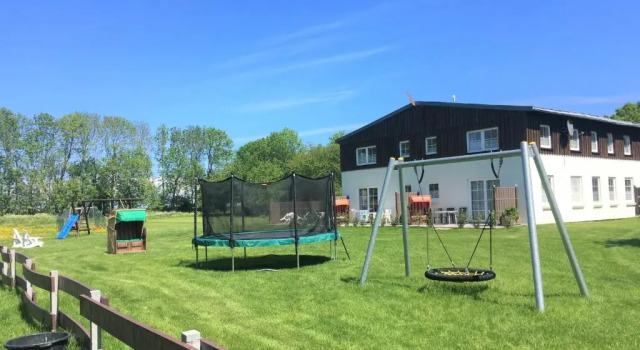 Апартаменты Ferienwohnung 3, EG, Hof zur Sonnenseite Fehmarn