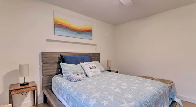 Коттедж с 2 комнатами Cape Cod Cottage w/ Fire Pit - Walk to Beach!