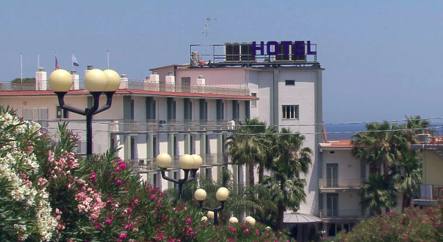 Wave Hotel