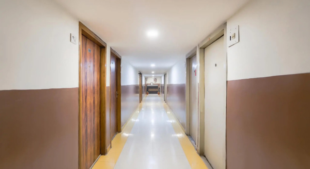 OYO Flagship 73151 Raja Hotel, Забронировать Отель Отели штата Махараштры 3 звезды, 3*