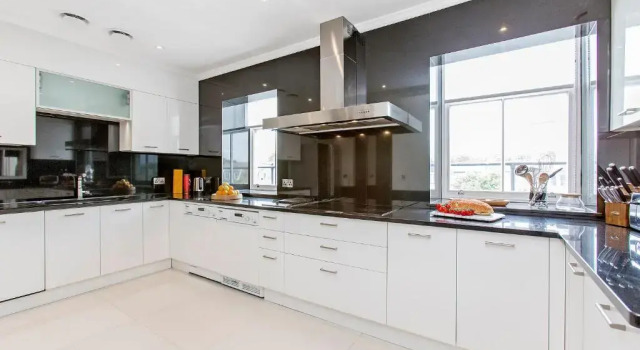 Номер Luxury 130 Queens Gate Apartments