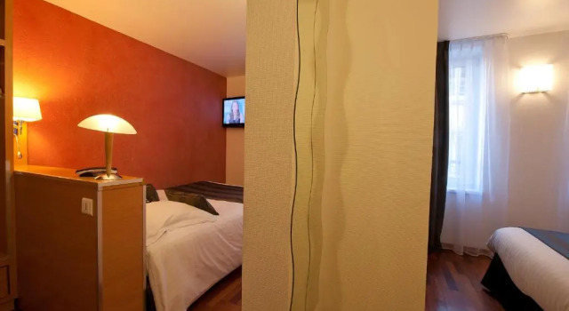 Трёхместный номер Standard Hôtel le Grillon