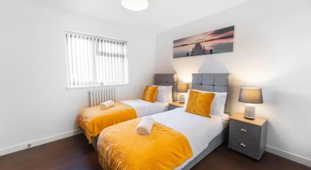 Lovely 2 beds -Ground Floor Apartment - free parking ,wifi - Southampton., Varaa Huoneisto Asunnot kohteessa Merseyside, Huoneisto