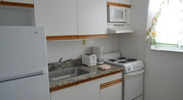 Четырёхместный номер Standard Horizon by the Sea Inn