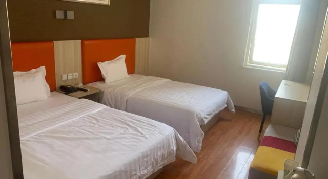 Двухместный номер Standard 7 Days Inn Fuyang Railway Station Branch