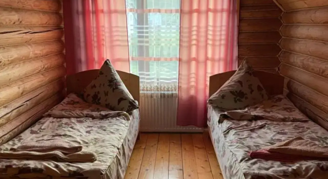 Wodden Cottage in Yasinya, Забронировать Дом для отпуска Виллы Яблоница, Вилла