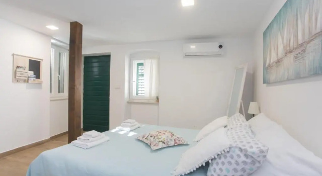 Aurum Apartment
