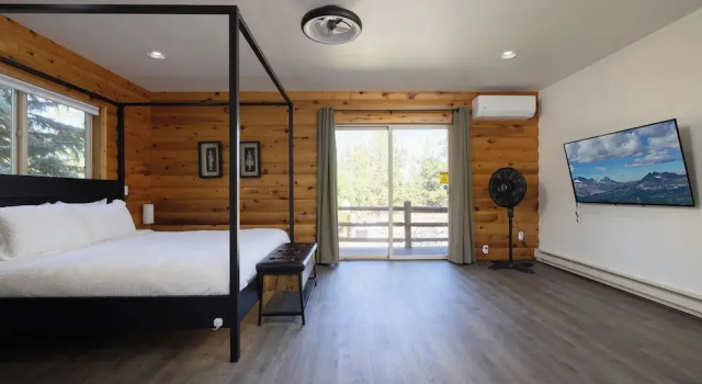 High-end Cabin 3BR 30min to Hoodoo Ski, Rezerwuj Hotel Hotele w Sisters z parkingiem, Parking