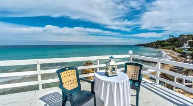 Loukas Apartments On The Waves