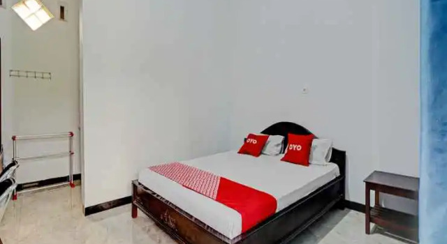 OYO 90317 Wisma Kartini 2 Syariah, Réserver Hôtel Hôtels à Sidoarjo avec parking, près de Stade Gelora Delta, Parking