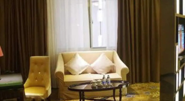 Hui Yang Hotel, Book Hotel Hoteller i Nanchong med parkering, Parkering
