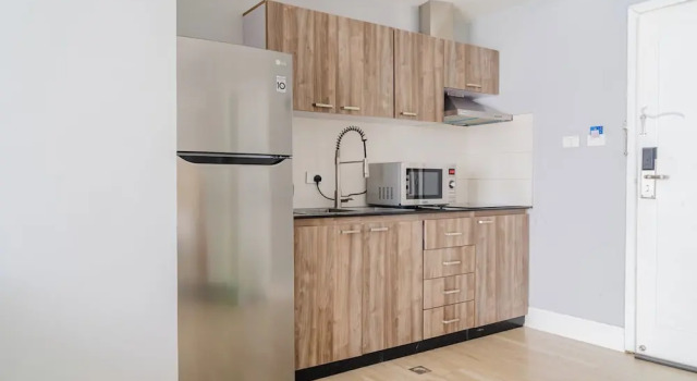 2 soveværelser i luksus- lejlighed med altan Desfam Apartment