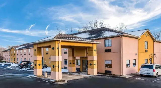 Quality Inn & Suites Mason, Rezerwuj Hotel Hotele w Mason z parkingiem, Parking