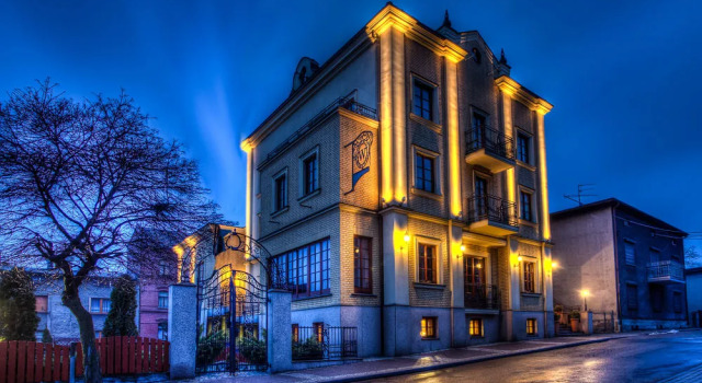 Hotel Palac Wisniewski, Prenota Hotel  