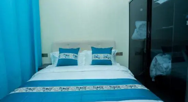 Семейный люкс с балконом Quiet maple Villa hotel homestay