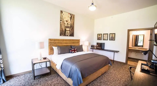 Четырёхместный номер Standard Okoboji Commons Hotel