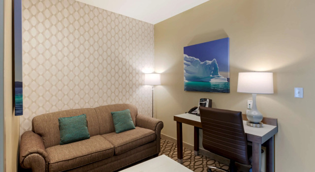 Двухместный люкс Best Western Plus St. Johns Airport Hotel and Suites