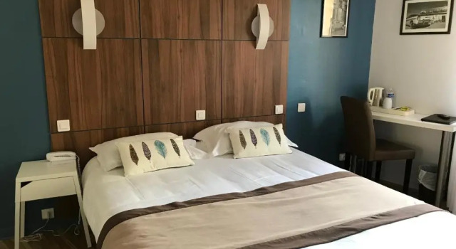 Двухместный номер Comfort Logis Hôtel de la Bruyere