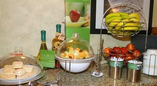 Hampton Inn Jackson North, Varaa Hotelli Hotellit New England uima-altaalla, Uima-allas