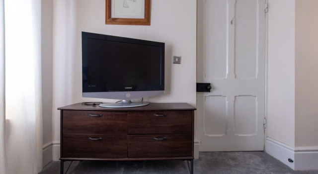 Centrally-located Flat in Stunning Period Building
