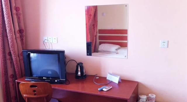 Penglai Yi Jia Express Hotel, Prenota Hotel Hotel a Shandong con parcheggio, Parcheggio