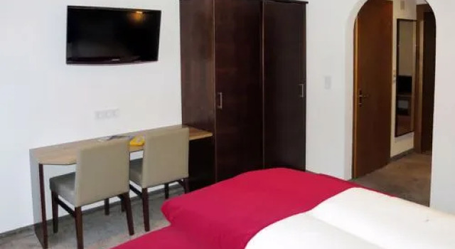Apart Kleinheinz (KPL660), Prenota Hotel Hotel a Tirolo con parcheggio, Parcheggio