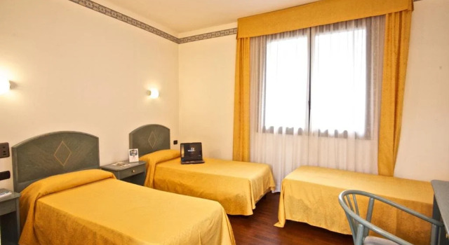 Hotel Moonlight, Buchen Sie Hotel Siziano Lombardei