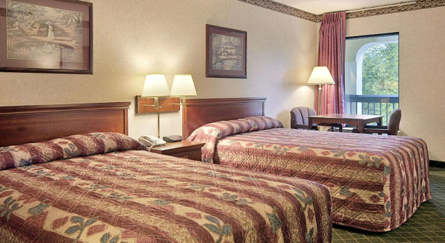 Четырёхместный номер Standard Super 8 by Wyndham Ruther Glen Kings Dominion Area