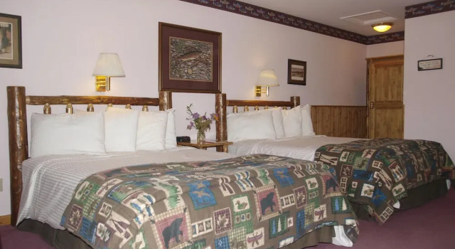 Двухместный номер Standard с видом на горы Yellowstone Basin Inn