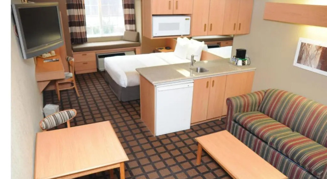 Двухместный люкс Microtel Inn & Suites by Wyndham West Chester