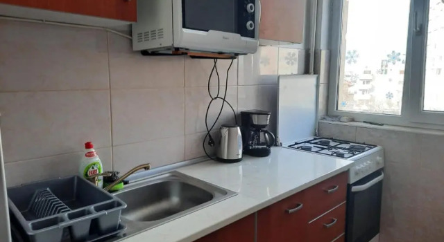 Apartament Apartament 3 camere semidecomandat