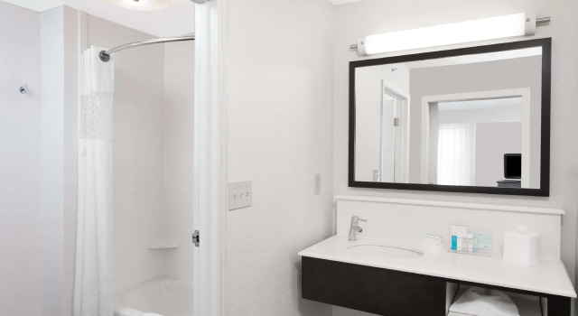 Четырёхместная студия Hampton Inn & Suites Munster