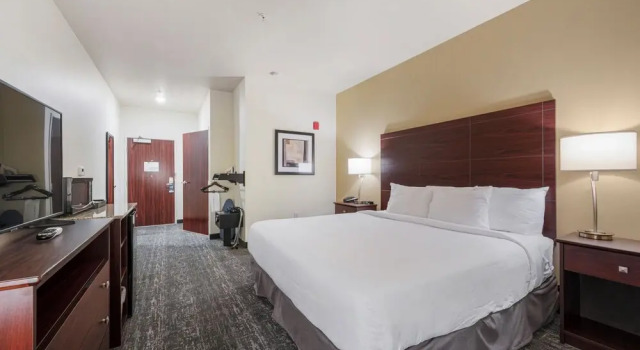 Номер Standard Cobblestone Hotel & Suites-RussellsPoint