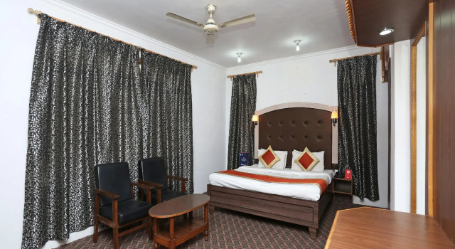 OYO 4487 Hotel Al Azra, Забронировать Отель Сринагар Jammu & Kashmir Ski