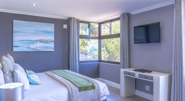 Студия Luxury Under the Boardwalk B&B Guest House