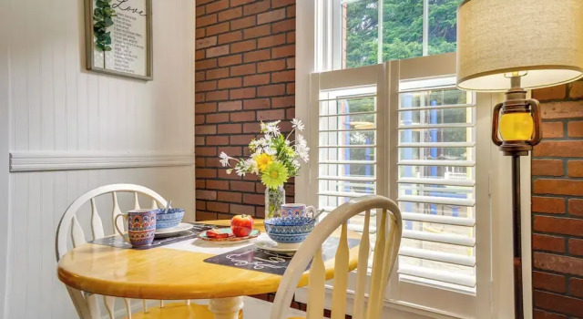 Коттедж Quaint Mt Vernon Cottage Near Historic Dtwn!
