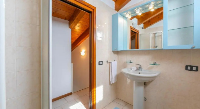Апартаменты с видом на озеро Vistalago Green Residence 100m From Lake