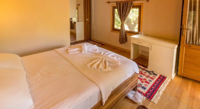 Secret Garden Bungalows & Tent Hotel