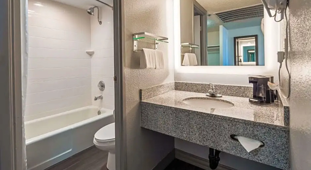 Двухместный номер Standard с видом на гавань Best Western Yacht Harbor Hotel