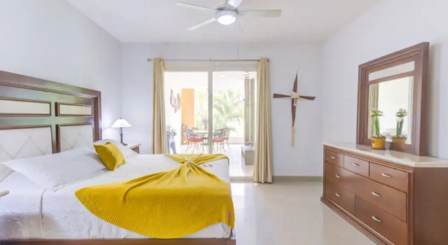 NEW El Tigre Ibiza Community Shared Pool, Boek Hotel Nuevo Vallarta  
