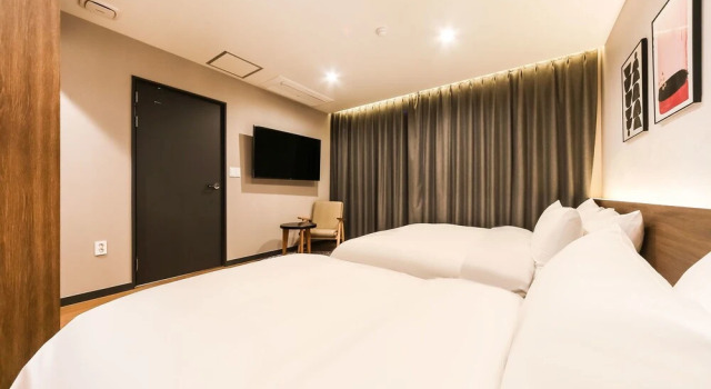 Changwon Myeongseo-Dong No. 25 Hotel Convention Branch