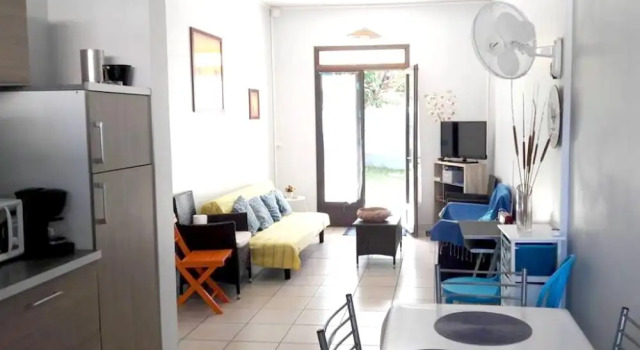 House With 2 Bedrooms In Letang Sale Les Bains With Enclosed Garden And Wifi 30 M From The Beach, Забронировать Отель Л'Этан-Сале-ле-Бэн Л'Этан-Сале