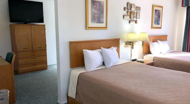 Люкс Premium Budget Host Inn